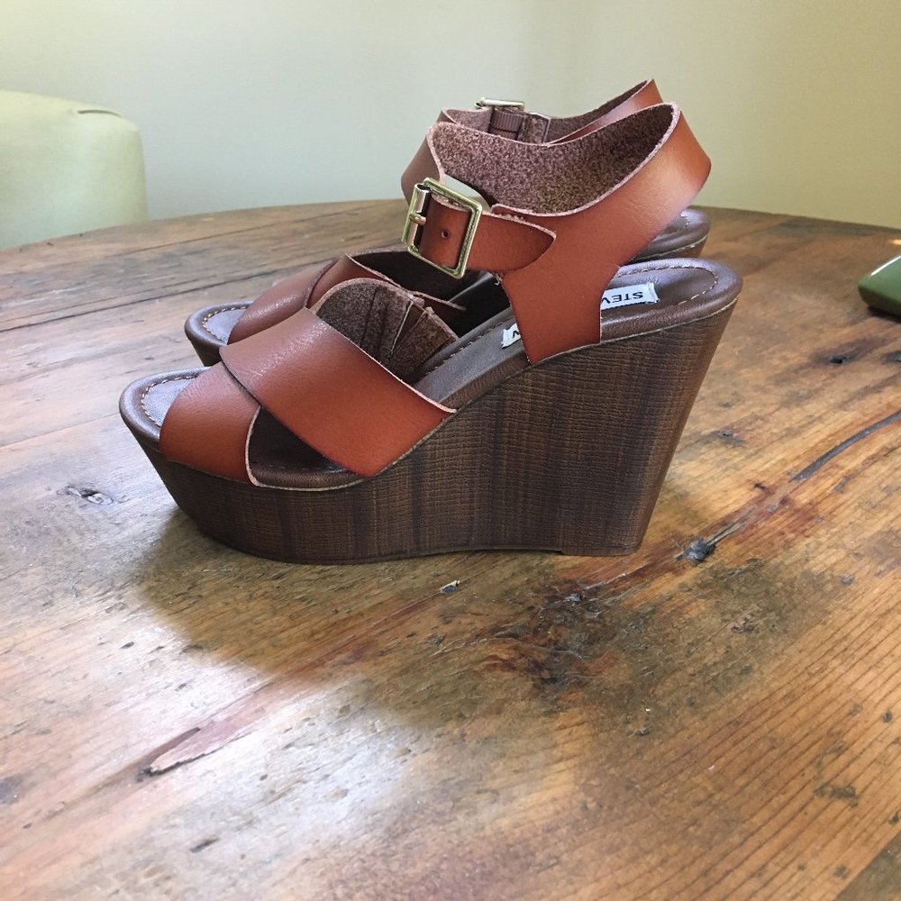 Steve Madden Petrina Brown Faux Leather Wedge Sandal  Size 6
